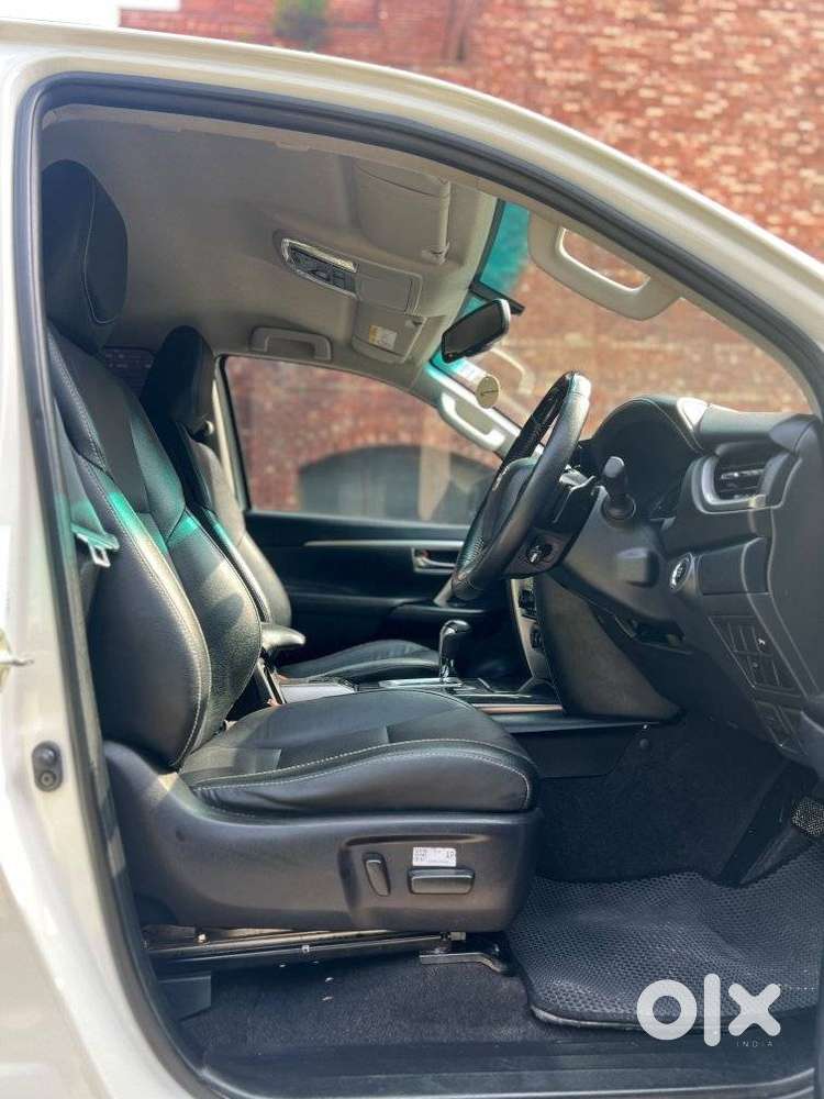 Toyota Fortuner 4x2 At 2.7 Petrol, 2024, Petrol
