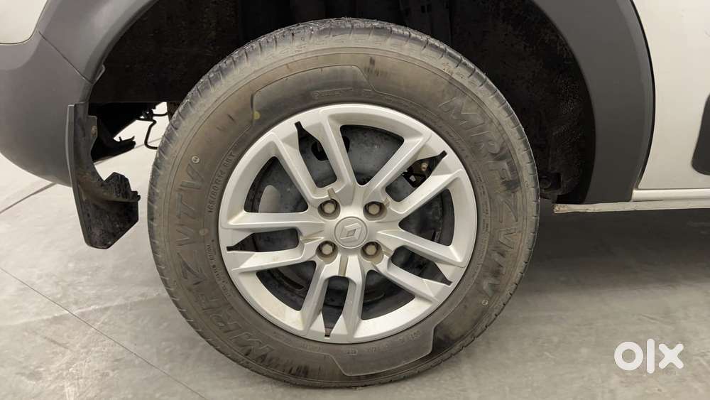 Renault Triber Rxl, 2023, Petrol