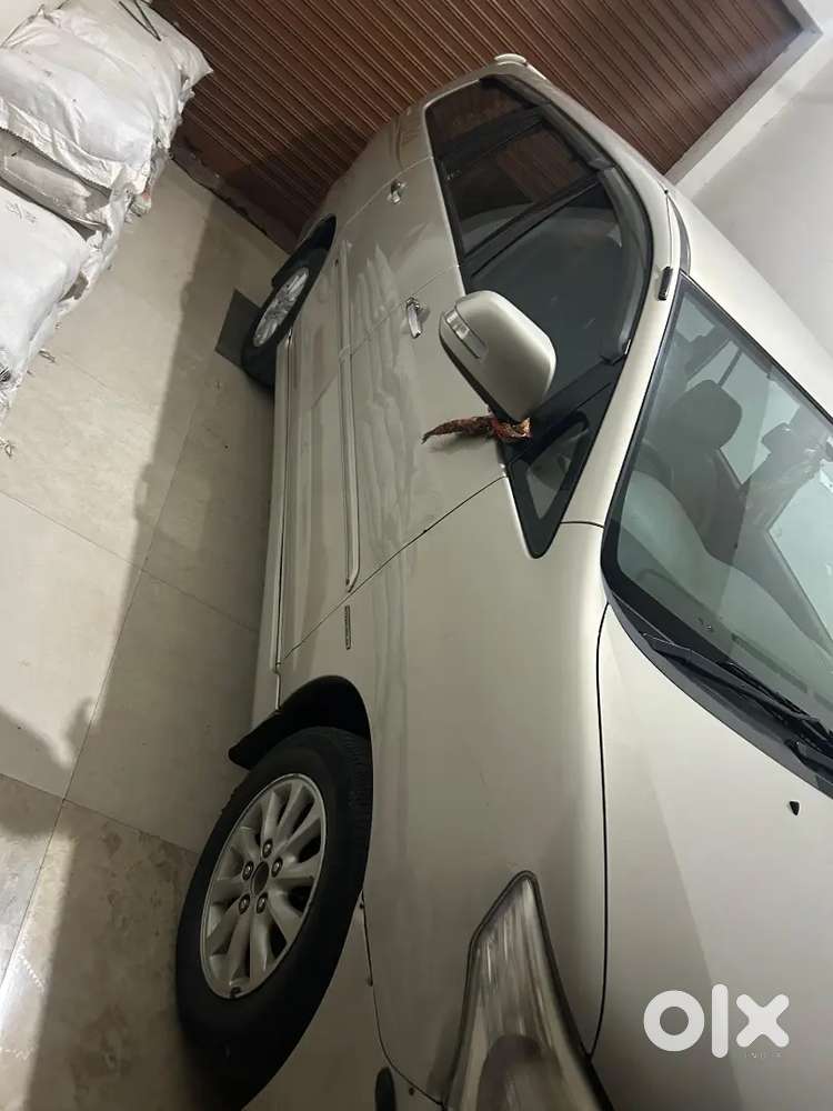 Toyota Innova 2014 Diesel 2nd Owner