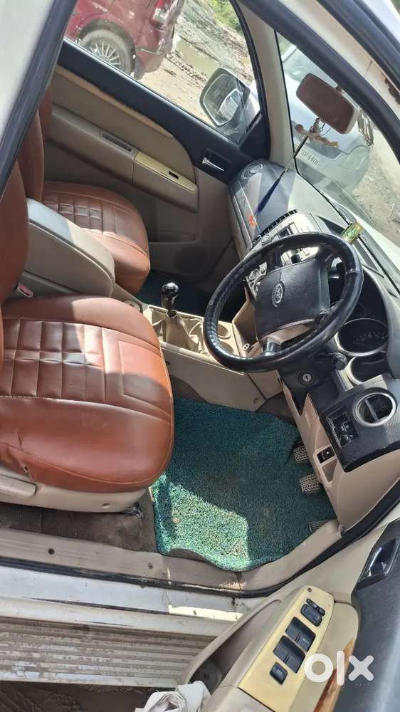 Ford Endeavour 2011 Diesel 200000 Km Driven
