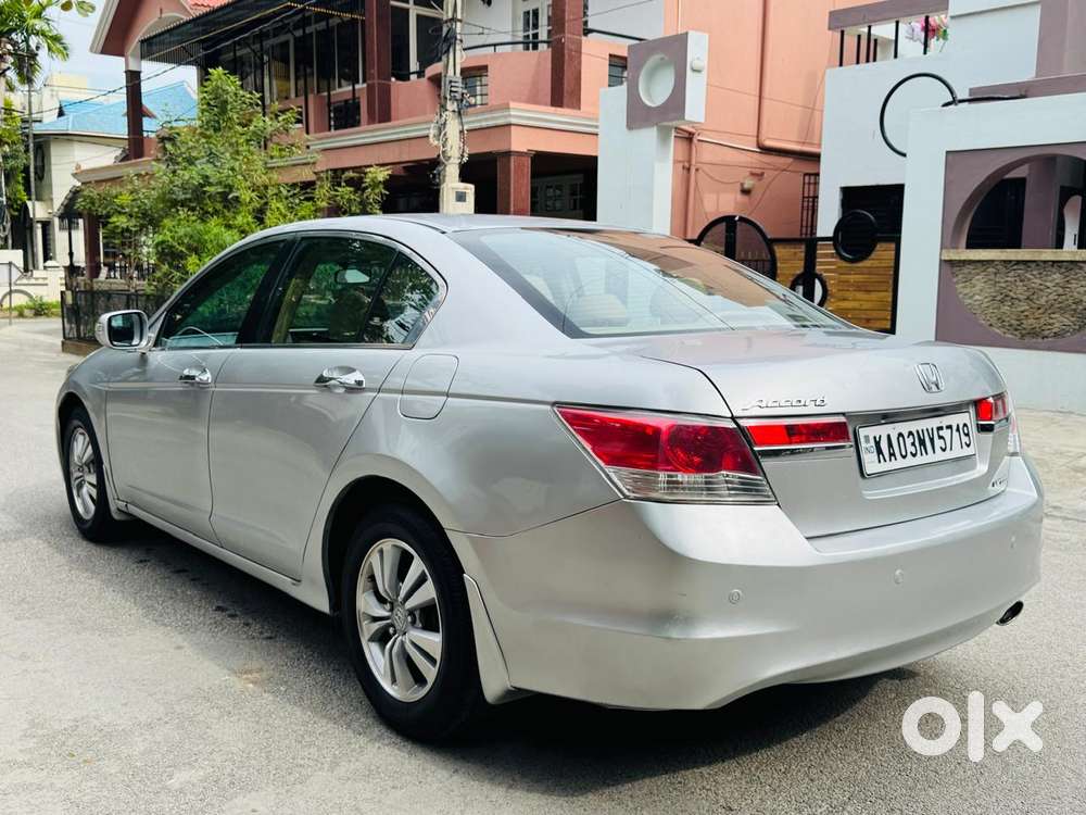 Honda Accord 2.4 Elegance Manual, 2012, Petrol