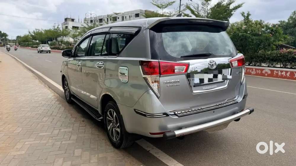 Toyota Innova Crysta 2021 8 Setter  G Version