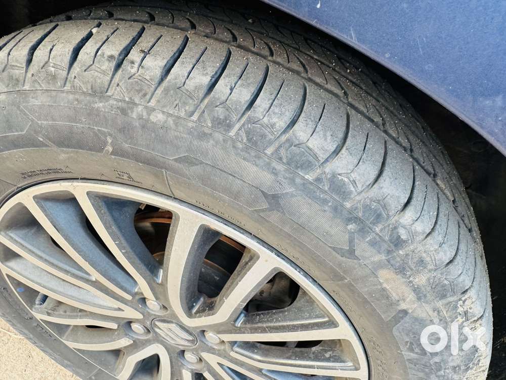 Maruti Suzuki Swift Dzire Zdi + Amt, 2017, Diesel