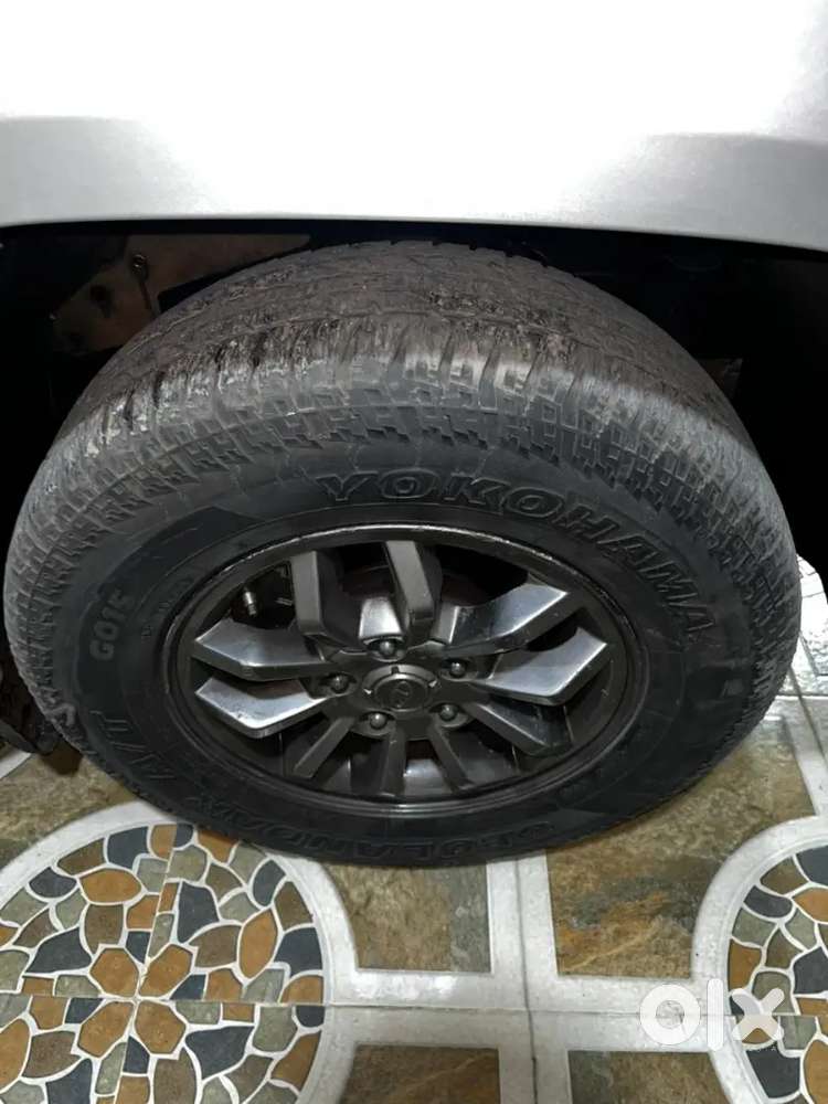 Mahindra Tuv 300 T10 2018 Model