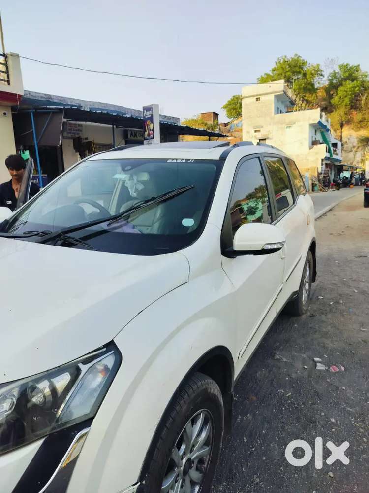 Mahindra Xuv500 2016 Diesel 64000 Km Driven