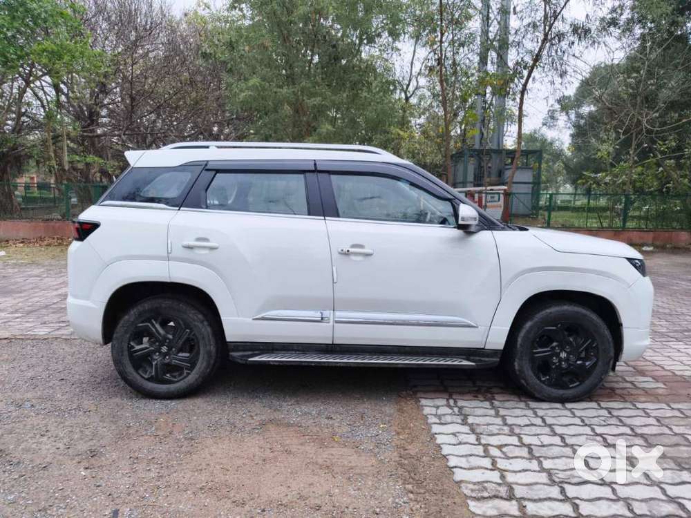 Maruti Suzuki Brezza 1.5 Zxi Smart Hybrid, 2023, Petrol