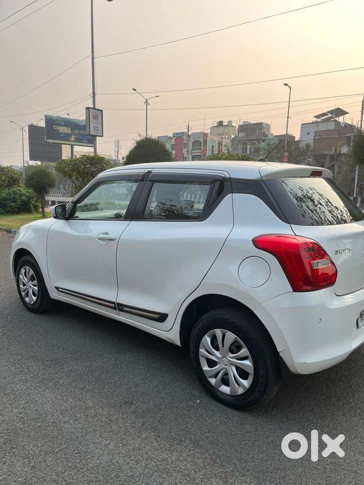 Maruti Suzuki Swift Vxi + Manual, 2023, Petrol