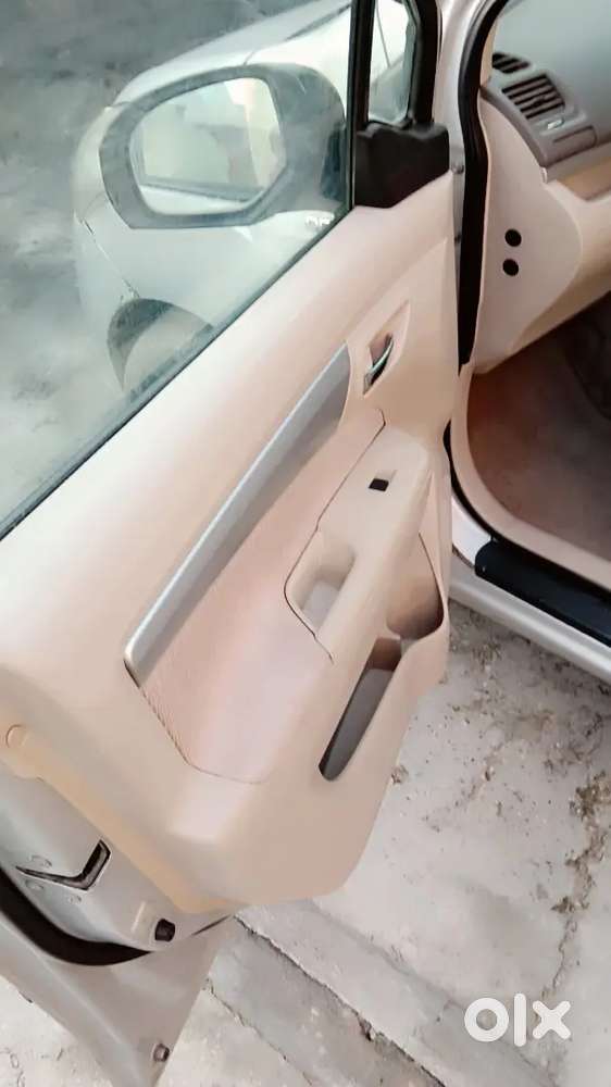Maruti Suzuki Ertiga 2013/december 2013