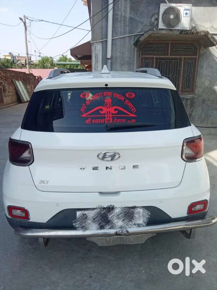 Hyundai Venue 73000 Km Driven