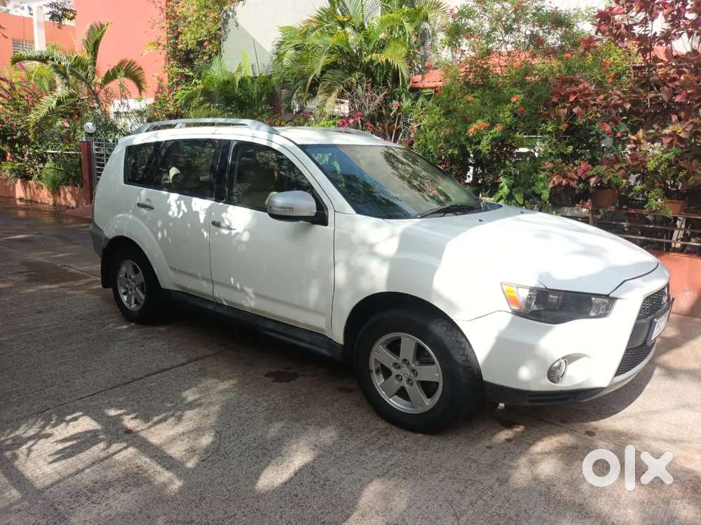 Mitsubishi Outlander Petrol 2012