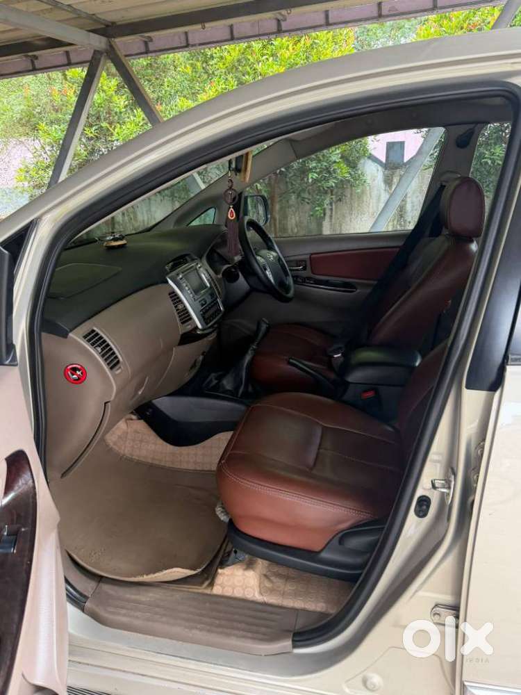Toyota Innova 2.0 V, 2015, Diesel