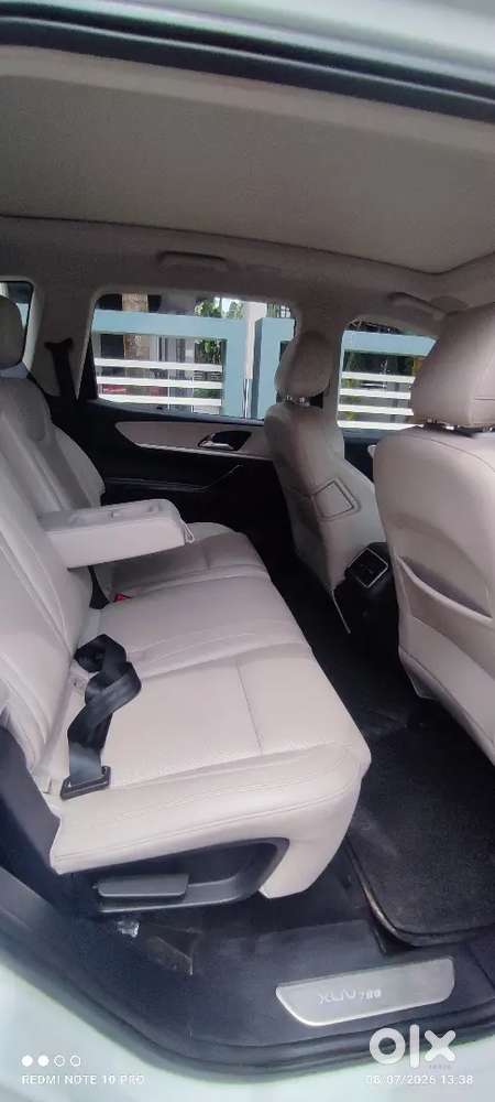 Mahindra Xuv700 Ax 7 Luxury Diesel At