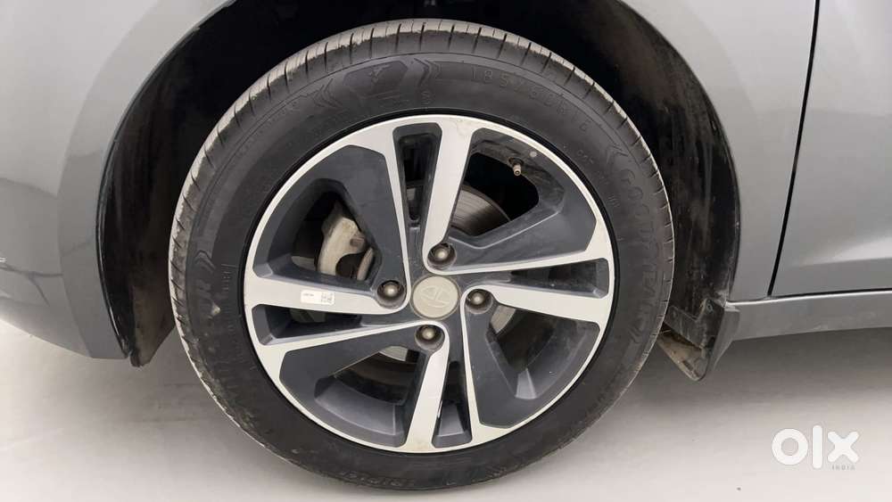 Tata Altroz Xza Plus (s), 2023, Petrol
