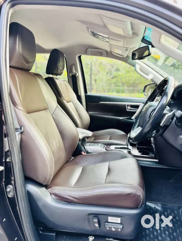 Toyota Fortuner Legender