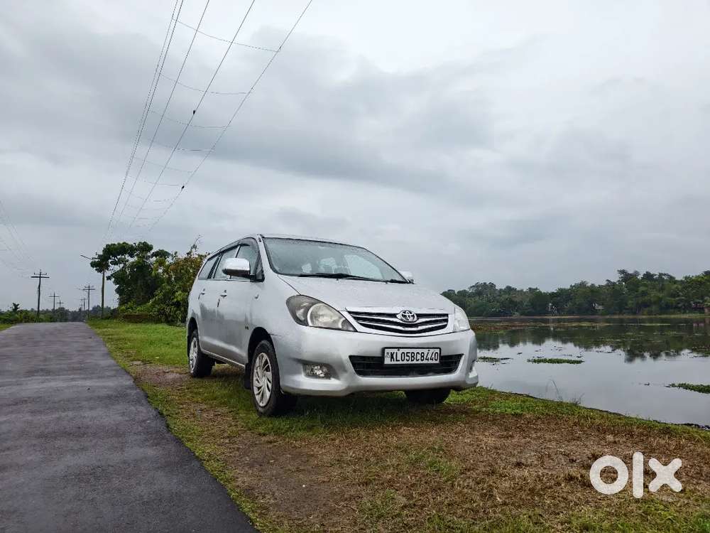 Toyota Innova 2010