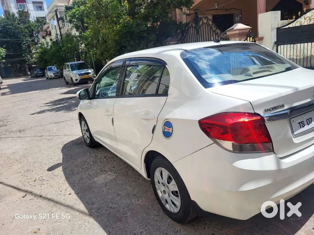 Only 17,000 Kms Honda Amaze Sx Petrol 2016