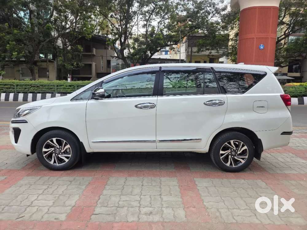 Toyota Innova Crysta [2020-ongoing] 2.4 Vx 7 Str, 2022, Diesel