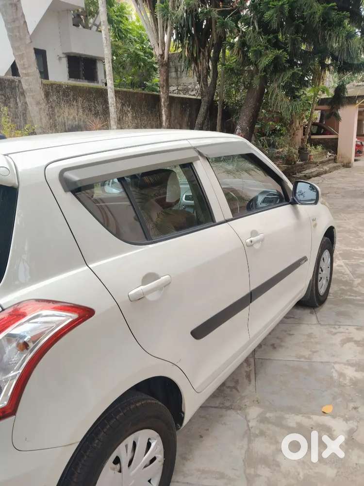 Maruti Suzuki Swift Lxi 2017 With Toyota Touch Screen Music System
