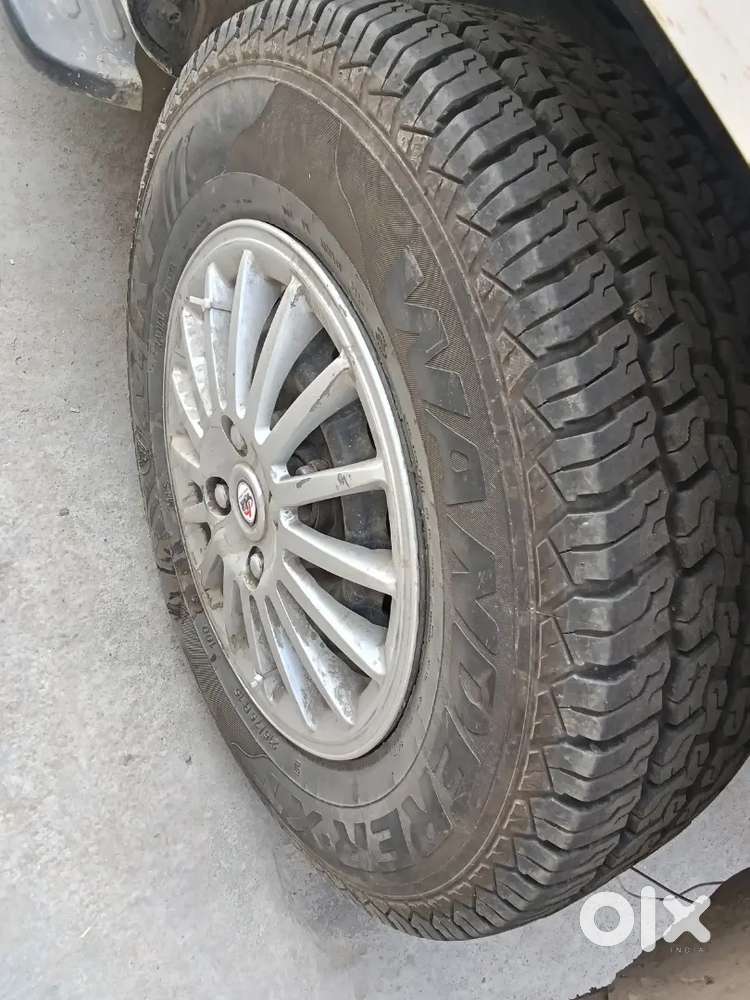 Mahindra Tuv 300 2017