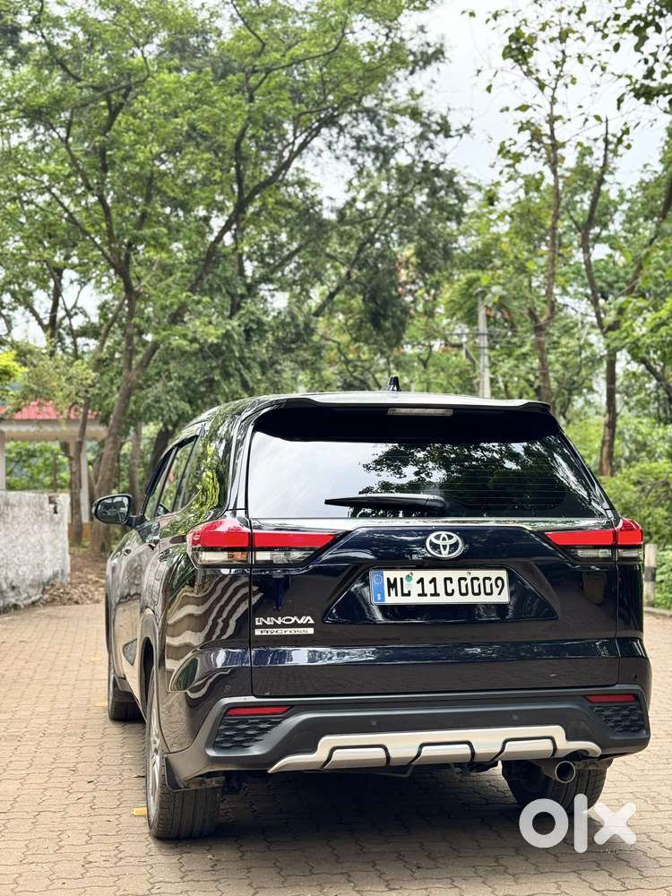 Toyota Innova Hycross 2.0 Zx Hybrid 7 Str, 2024, Petrol