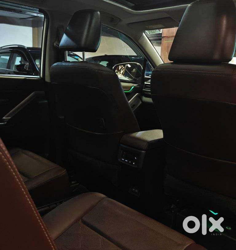 Toyota Innova Hycross 2.0 Zx (o) Hybrid 7 Str, 2024