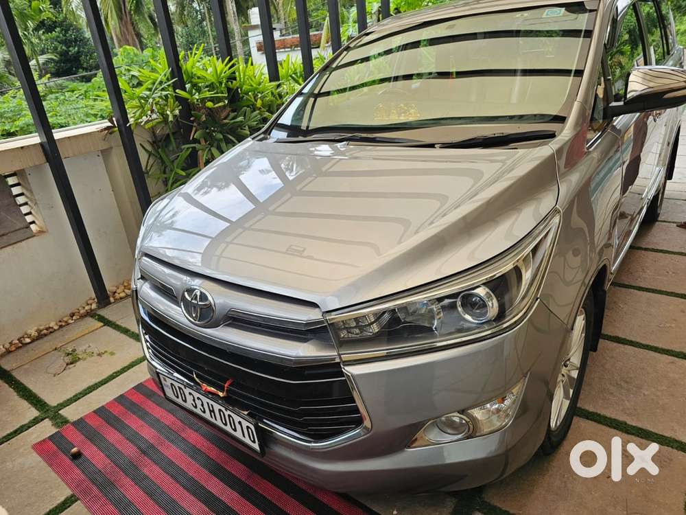 Toyota Innova Crysta 2.8z At Top Variant
