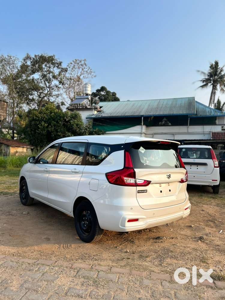 Maruti Suzuki Ertiga 1.5 Tour M 2026