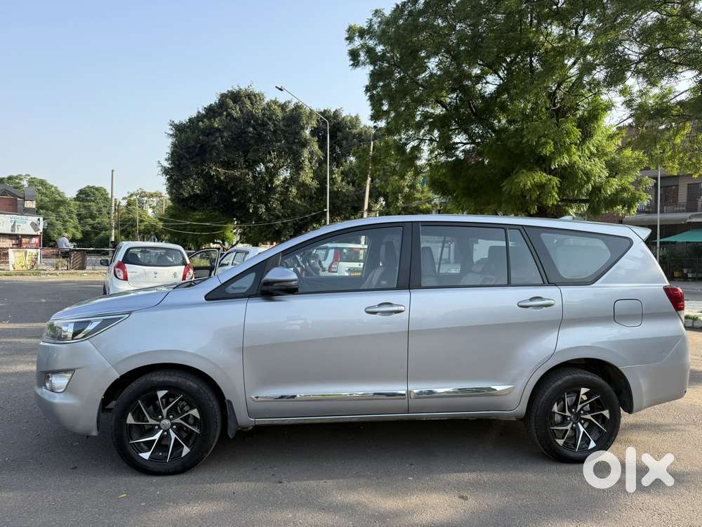 Toyota Innova Crysta 2.4 G Mt 8s, 2019, Diesel