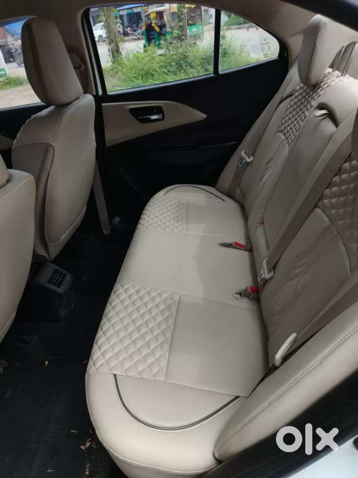Maruti Suzuki Dzire 1.2 Vxi Amt, 2025, Petrol
