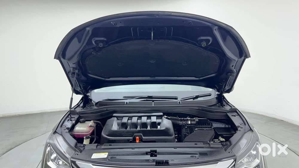 Mahindra Xuv700 2.0 Ax 7 Petrol At Str, 2024, Petrol