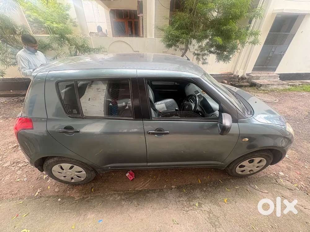 Maruti Suzuki Swift Petrol 2010