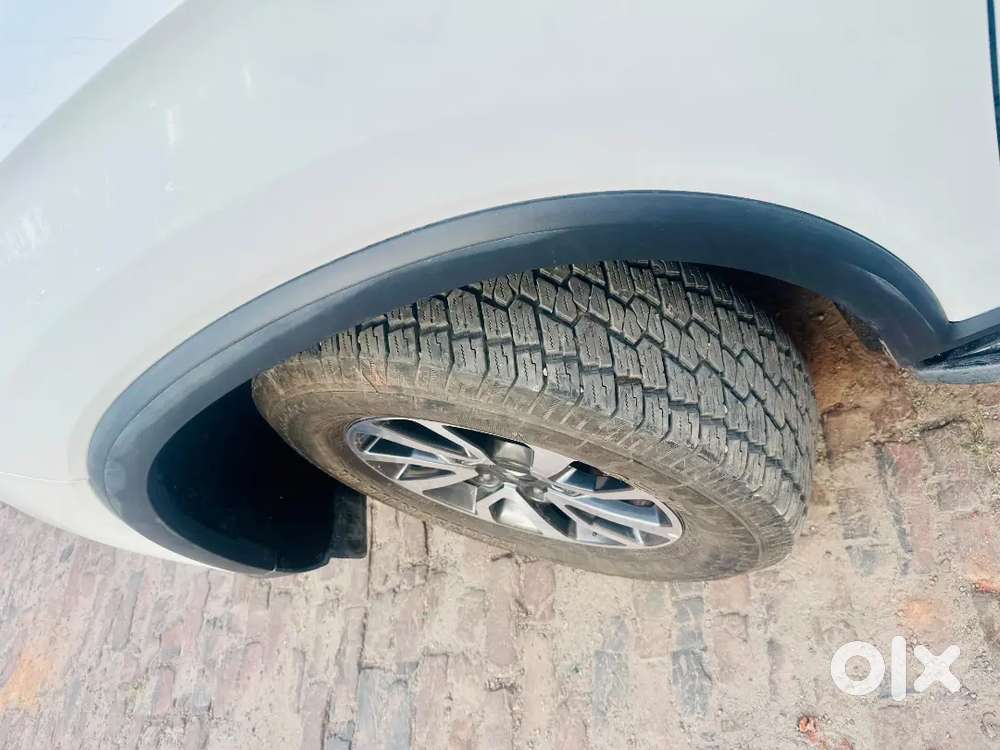 Well Maintain Car Brand New Tyre New Battery With Guarante