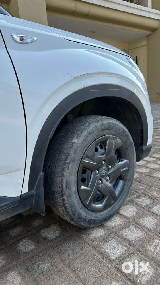 Hyundai Venue Petrol Manual 2023
