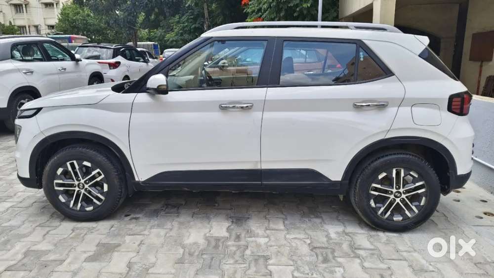 Hyundai Venue 1.0 Sx (o) Turbo Dct, 2023, Petrol