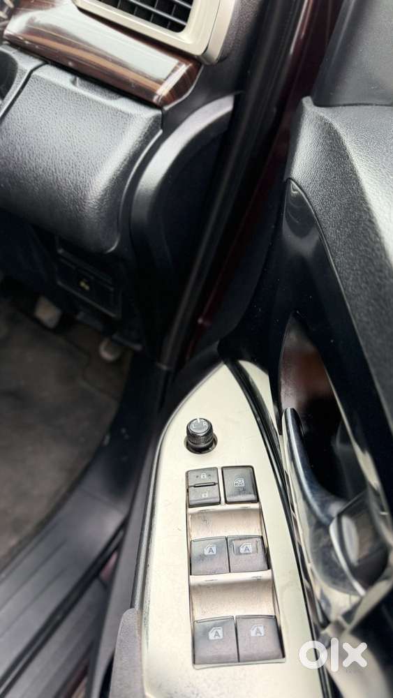 Toyota Innova Crysta 2.4 V 8 Str, 2016, Diesel