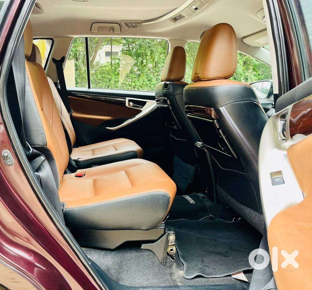 Toyota Innova Crysta 2.8z Automatic, 2016, Diesel