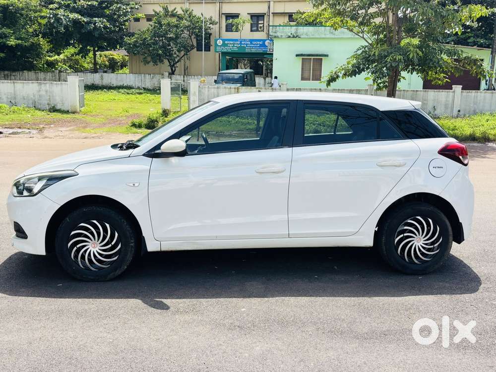 Hyundai I20 Petrol Cvt Magna Executive, 2017, Petrol