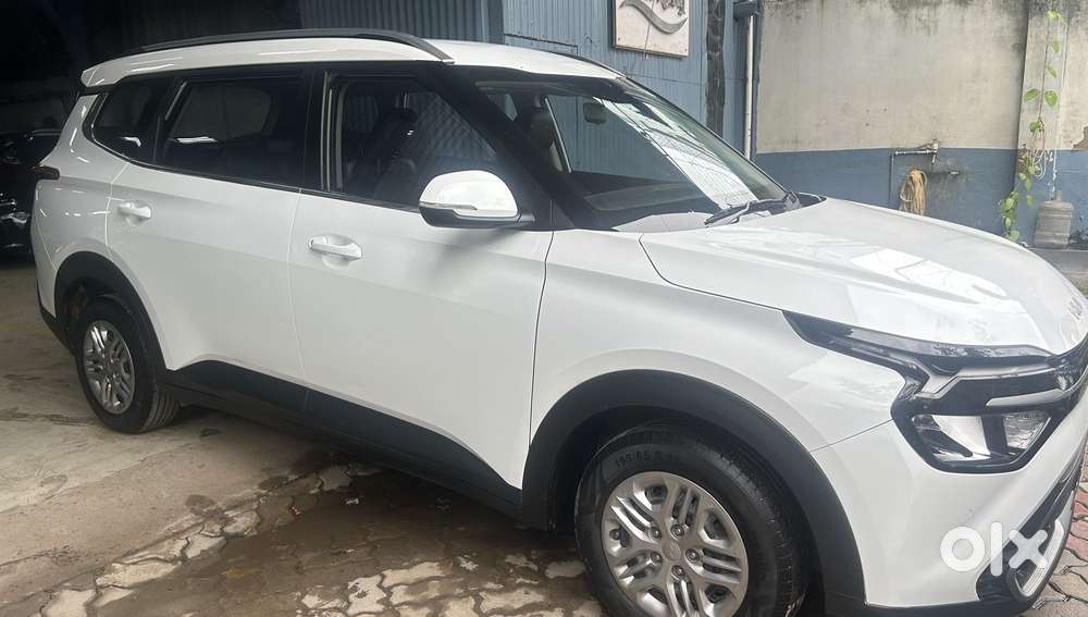 Kia Carens 1.4 Premium 7 Str, 2023, Petrol