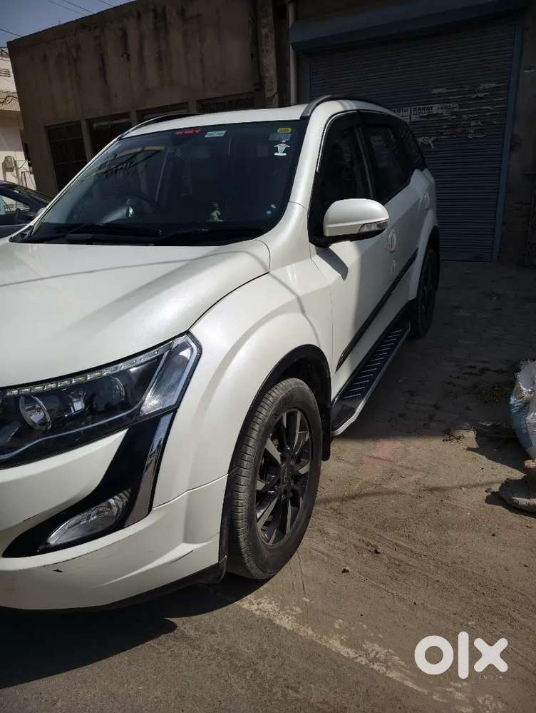 Xuv 500 Full Top Doctor Driven Car Total Company Maintained.