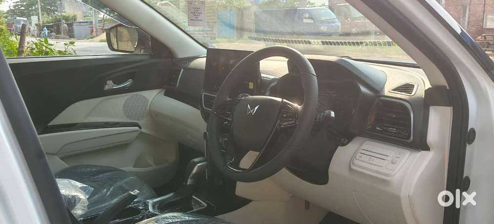 Mahindra Xuv 3xo, 2026, Petrol