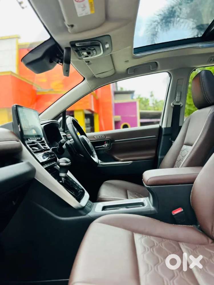 Toyota Innova Hycross 2025 Last