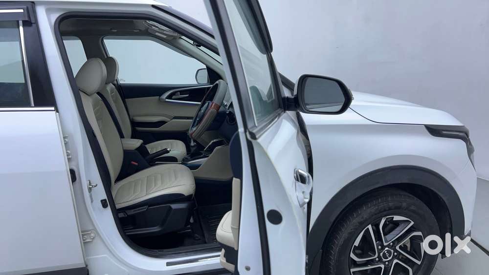 Kia Carens 1.4 Luxury Plus 6 Str, 2022, Petrol