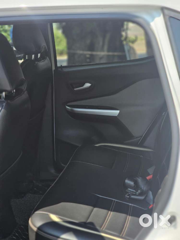 Nissan Magnite 1.0 Xv Turbo Cvt, 2023, Petrol