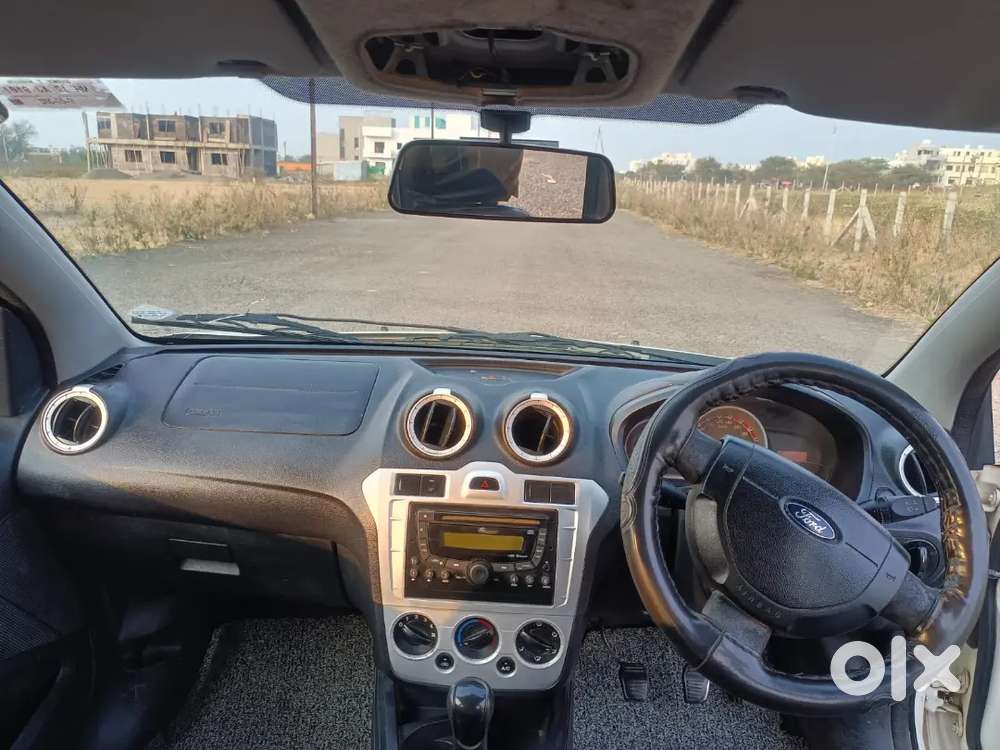 Ford Figo Titanium 2012