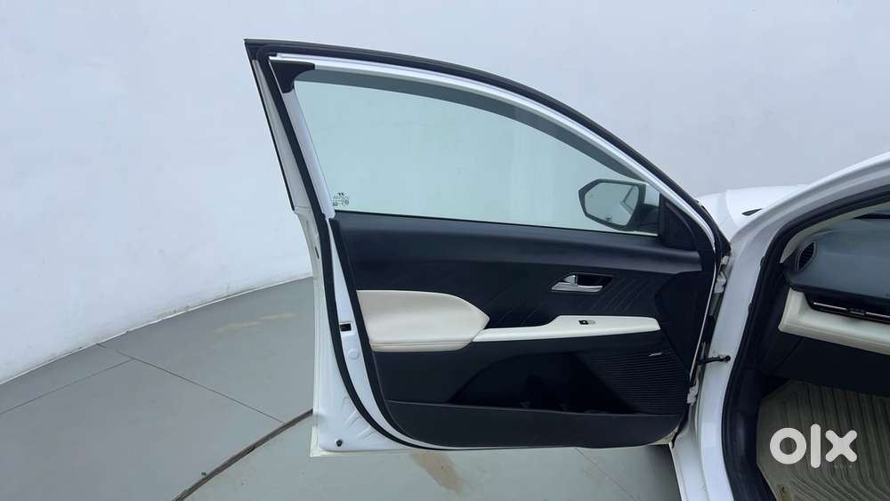Hyundai Verna 1.5 Sx (o) Vtvt Ivt, 2023, Petrol