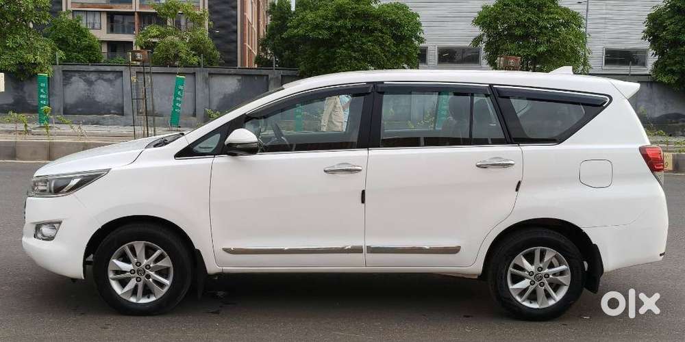 Toyota Innova Crysta 2.4 Vx Mt, 2016, Diesel