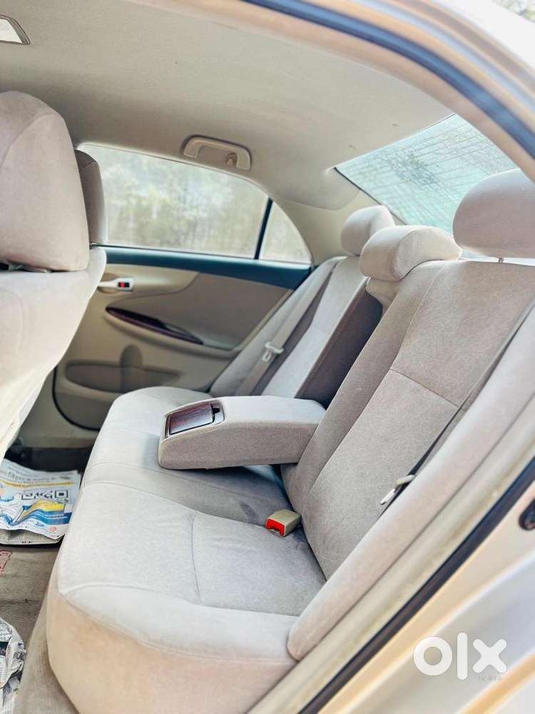 Toyota Corolla Altis 2012 Petrol Well Maintained