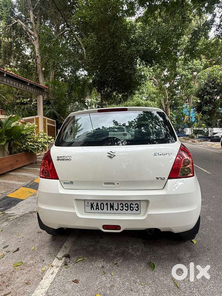 Maruti Suzuki Swift Vxi, 2011, Petrol