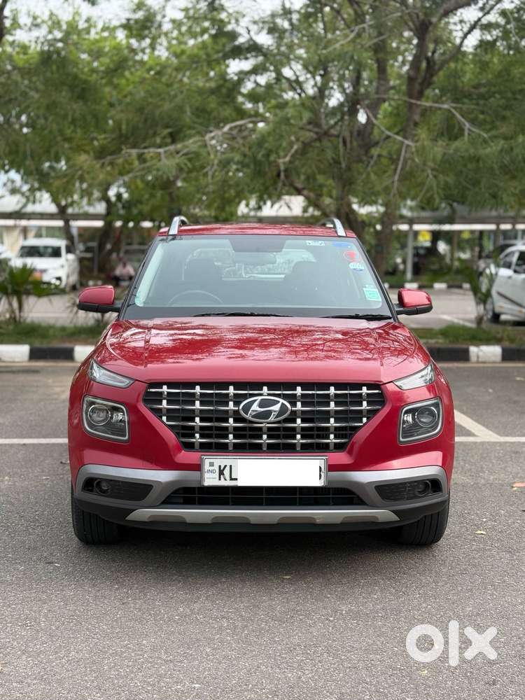 Hyundai Venue Sx+ At, 2021, Petrol