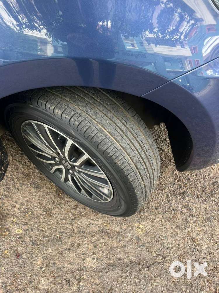 Maruti Suzuki Swift Dzire Zxi + Amt, 2017, Petrol